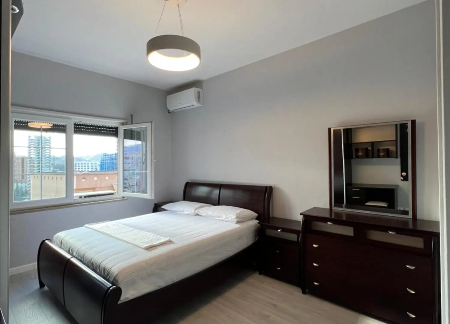 Tirana Gallery Apartment - City Center View